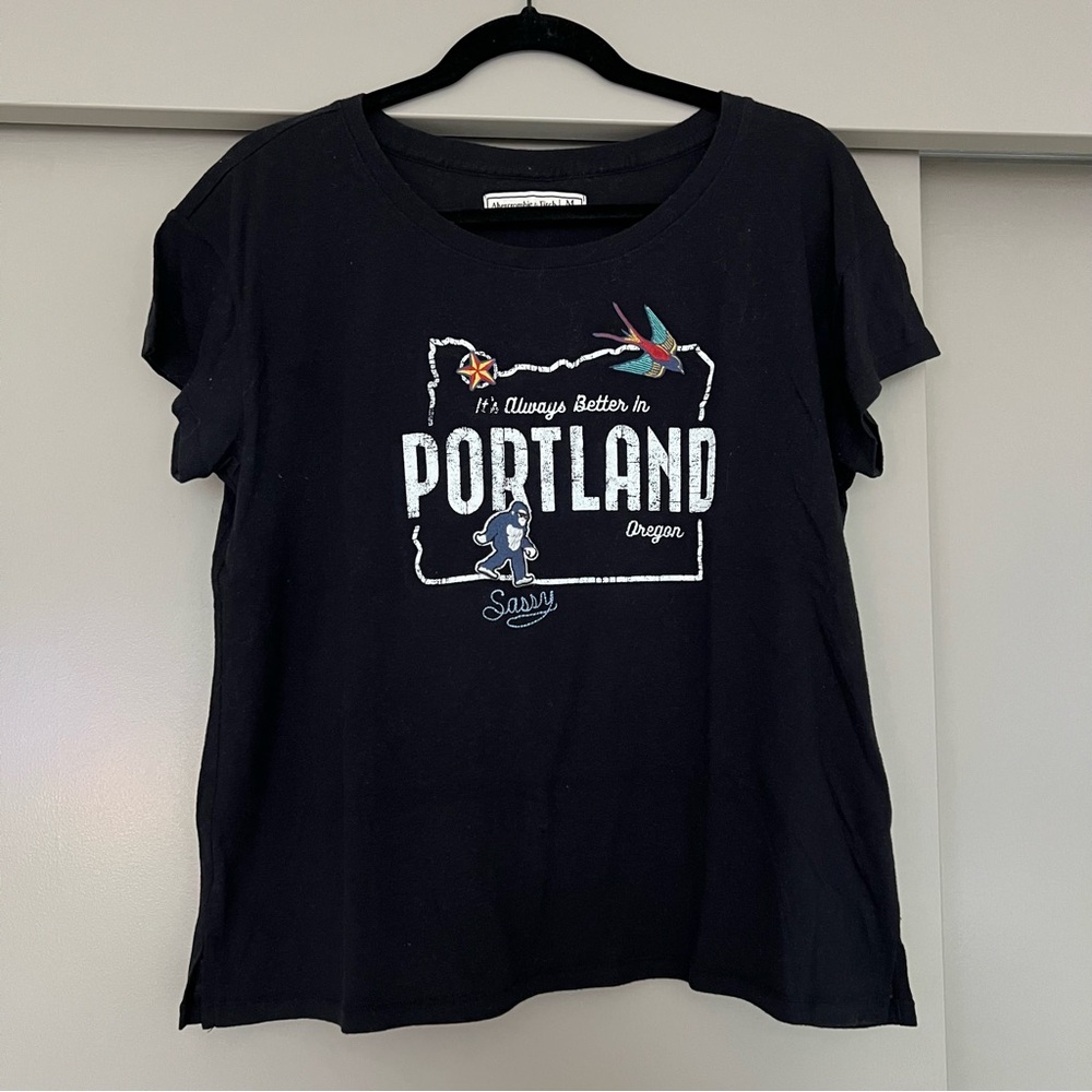 Abercrombie & Fitch Graphic Tee